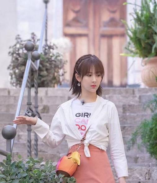 穿法|“五五分”穿搭已经过时了！试试杨紫的“叠穿法”，简直太新潮