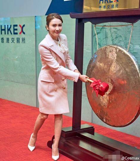 女神|黎姿是女神，但也不是永远年轻，到了一定年纪也会有皱纹要衰老！