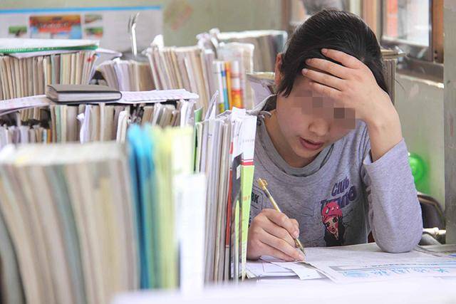 身高|只因做了这事，儿子长到一米八“娘矮矮一窝”？妈妈身高155