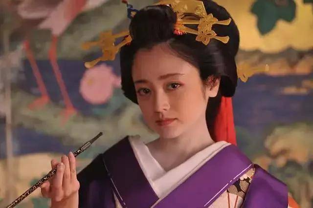 少女|大龄女星状态似少女，持续扮演学生，甚至扮演儿童的必杀技！