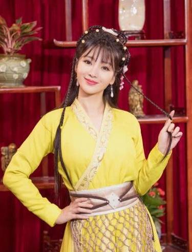 西装裤|柳岩拍时尚大片,西装裤配高跟变大佬,好身材惹人羡