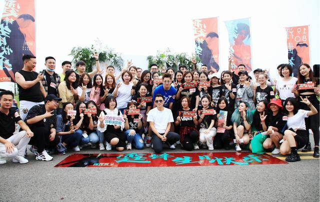 生日派对怎么布置最有氛围感 2349b9f9909e497d82f1f0f2aeab3cad.jpeg