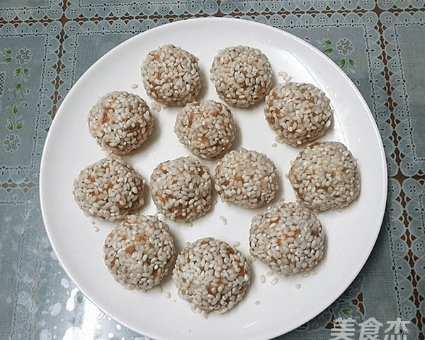 糯米丸子家常做法要放油吗 35f5658c0ec04230b7d8e5106315531c.png