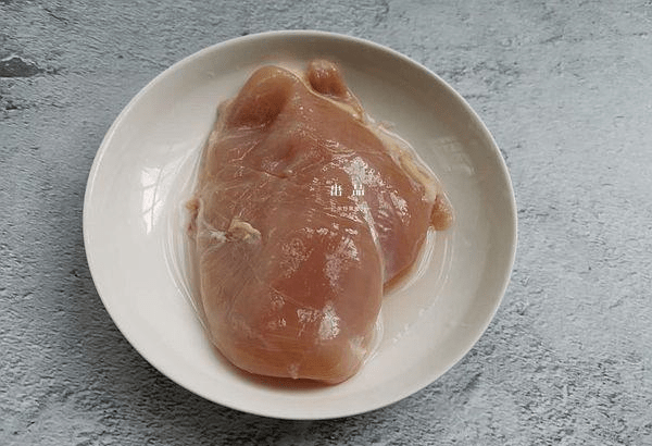 快速解冻鸡胸肉步骤 89dae4b62dfc4cacb56ac458f816277a.png