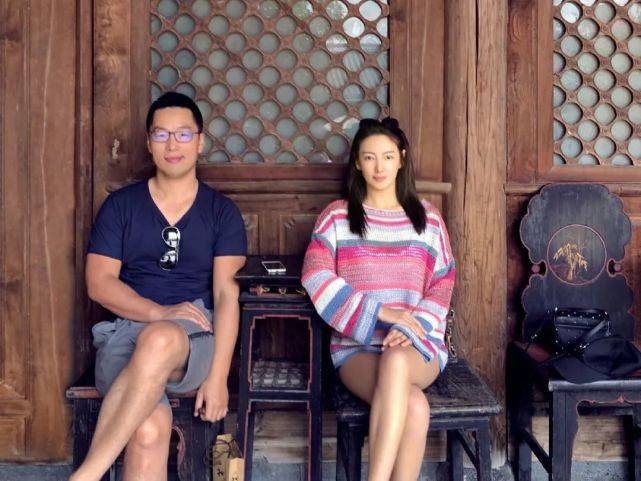 鹿晗|为跟前老板暗中较量，被嘲蹭热度无底线的她冤不冤？