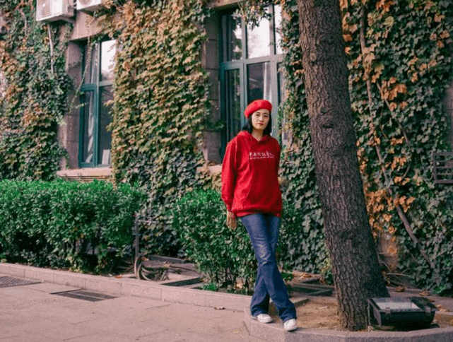 五朵金花|原创人生不易！跟巩俐并称“五朵金花”，爆红过也曾穷到靠一毛钱度日