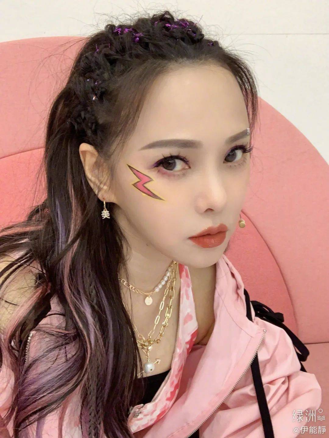 电影|原创伊能静当红时拍电影，得知剧组要住招待所，她和助理提出别样要求