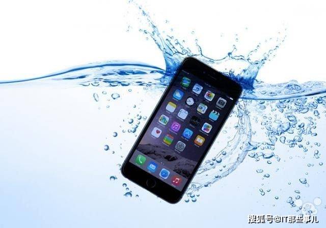 iPhone|iPhone 11浸泡在水中8个月还能正常使用 消费者该信吗？