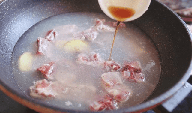 排骨汤怎么炖才好 fbaa5af4f8c74237b5c5d919ed477e71.png