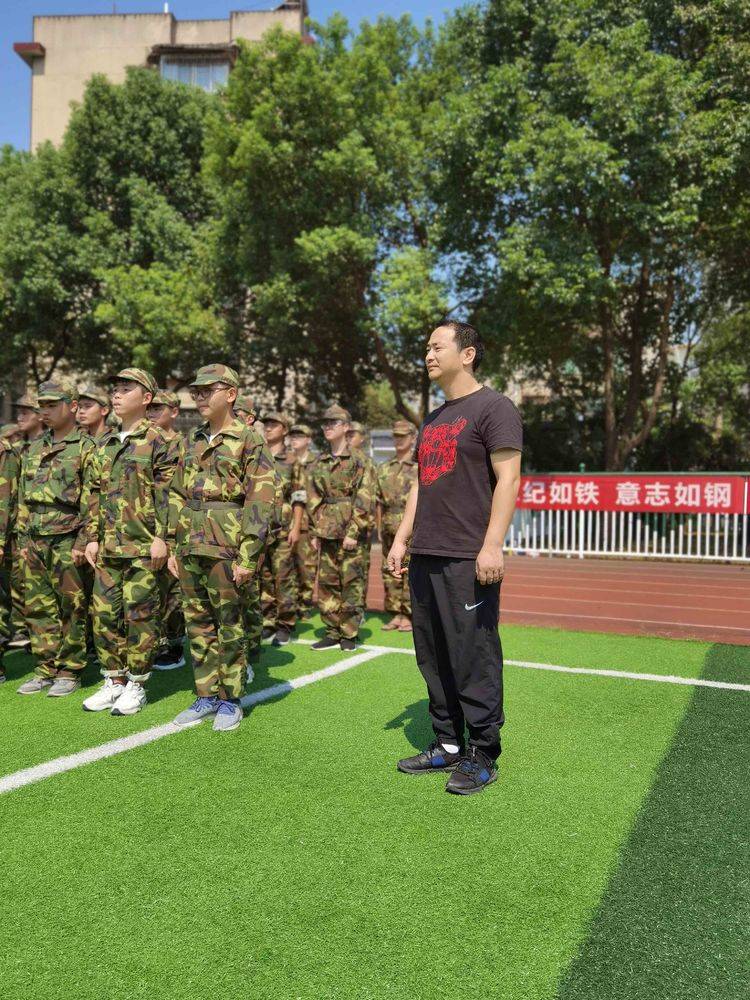 师情润|【湘乡一中军训录】DAY3 军训炼我意志，师情润我心田