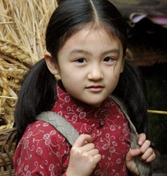 童星出道的她如今18岁越来越漂亮 4c4ce281f1ba467a9c1e07d591efc63a.jpeg