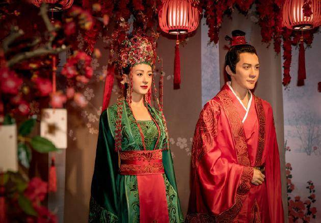 网曝赵丽颖冯绍峰即将补办婚礼,女方工作室晒行程力破谣言