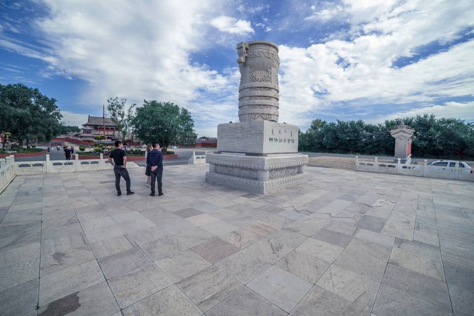 石料|川原平衍，水泉清溢之地，用元上都旧址石料盖庙，纪念一次盟约