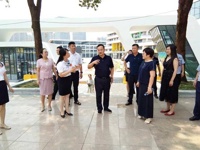 岳塘区|一切为了学生——郭勇带队督查岳塘区开学工作