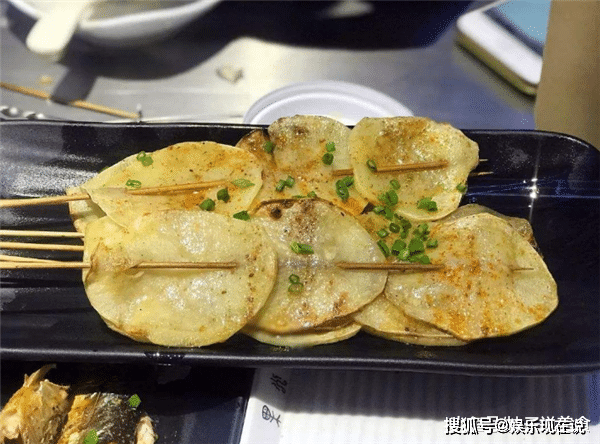 ‘华体会体育’
烧烤摊上“最赚钱”的5种食物 如果你全点 老板肯定喜出望外(图4)
