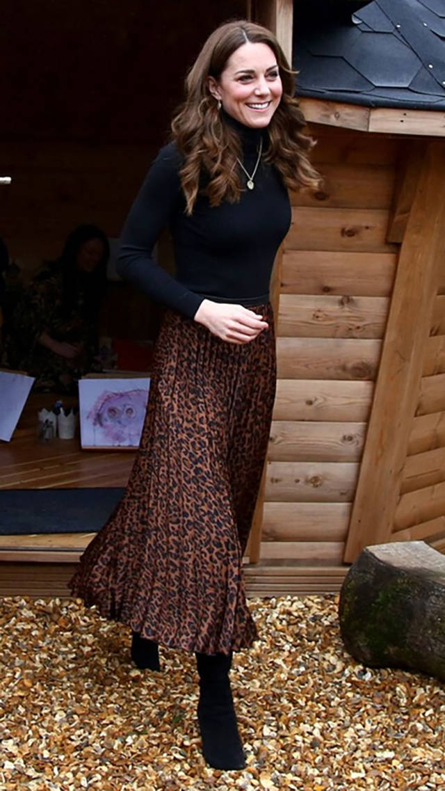 Zara|穿10英镑白菜价连衣裙，凯特王妃实力演绎：气质不是金钱堆砌的