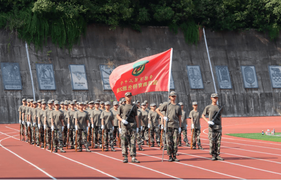 消息资讯|为时养器展锋芒，常德市二中2020年高一军训闭营仪式精彩纷呈