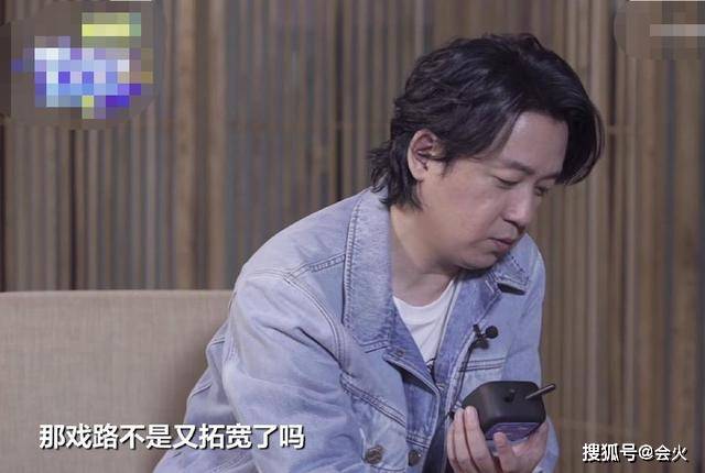 圆脸|原创46岁潘粤明近照认不出,肚圆脸垮尽显老态,吃火锅只敢蘸清水!