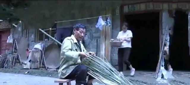 通知书|“寒门状元逆袭北大”，看完这个关于录取通知书的故事，沉默了