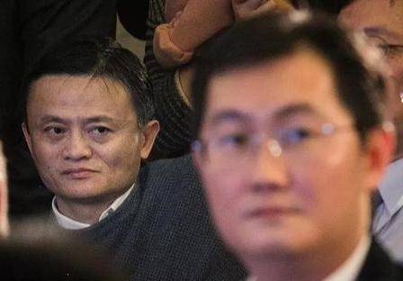 消息资讯|港股十大公司：阿里稳坐第一，比腾讯多10275亿港元，相当于一个京东