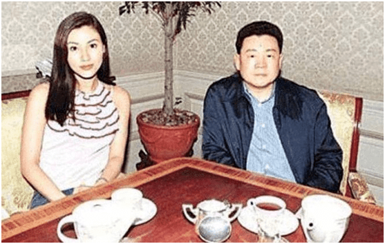 巅峰|李嘉欣素颜再回颜值巅峰：女人物质一点，更容易获得幸福