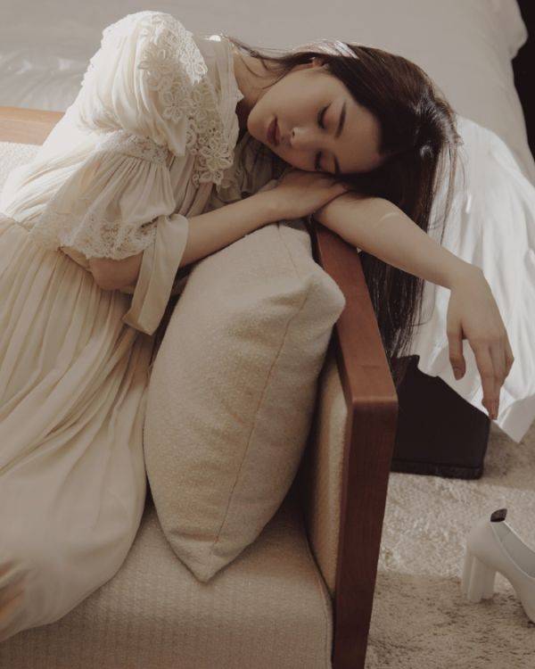 身材|有种“照骗”叫欧阳娜娜，生图中暴露身材短板，骨架看着比男人还壮