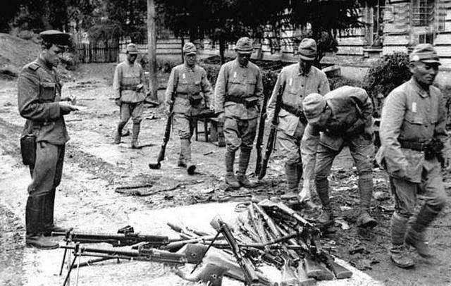 苏联|二战日本投降后，当时苏联是怎样处理日本战俘的？