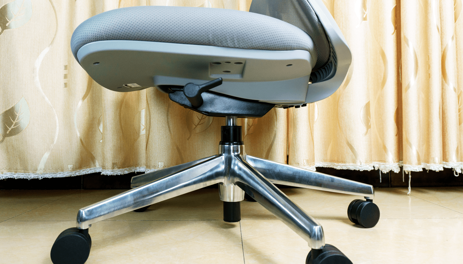 Portone|2千元内的人体工学椅如何选？附冈村Portone体验