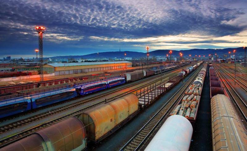 国铁集团GDP_2020年中国铁路行业市场分析 一季度固定投资跌破800亿 基建企业迎来万亿资金利好(3)