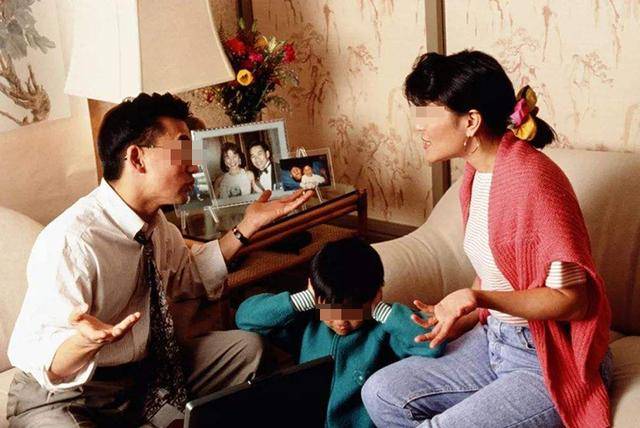 家长|当着孩子面不能做这三件事，否则会被“记恨”很久，家长要重视