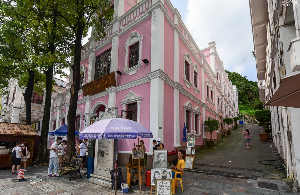 全国有很多中山路，中山市也不例外，看上去像广州上下九和北京路