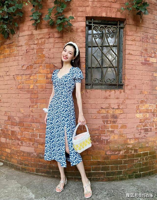 贵妇|钟楚曦难得“低调”一回!趣味碎花却穿出了贵妇感,复古优雅范儿