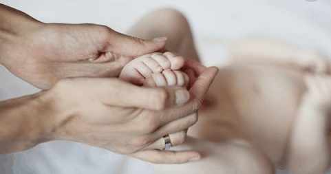 婴儿几个月可以看到指纹 1b13da7b444f44fcaedea908e34265a9.jpeg