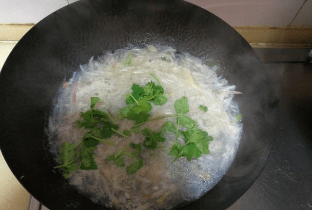 怎样才能把肉汤煮得清澈 38c5223370094e6ea86ac9ac68b87a9d.png