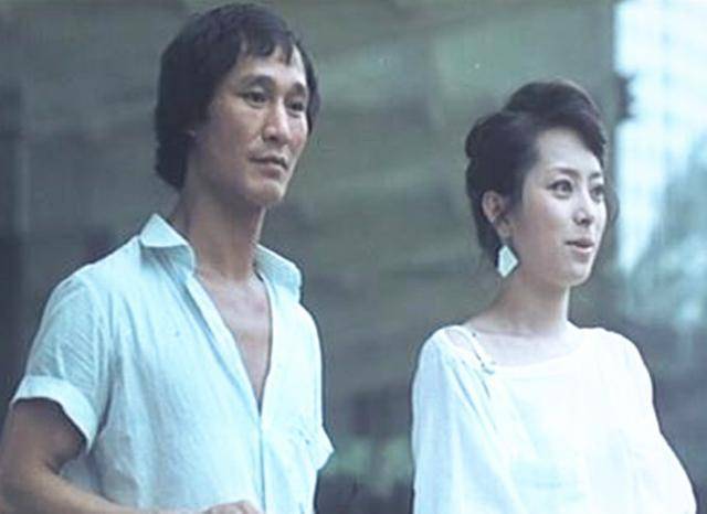 恭喜!77岁陈惠敏与女友领证,相恋50年,生3孩,孙子5岁