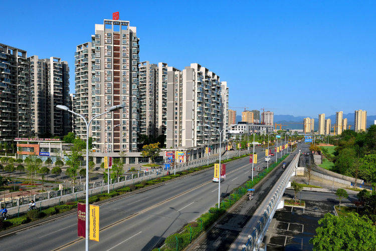 江油市gdp_江油市太白中学(3)