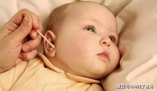虫子|妈妈第一时间举动救了娃,网友:没少看书3岁儿子耳朵钻进虫子