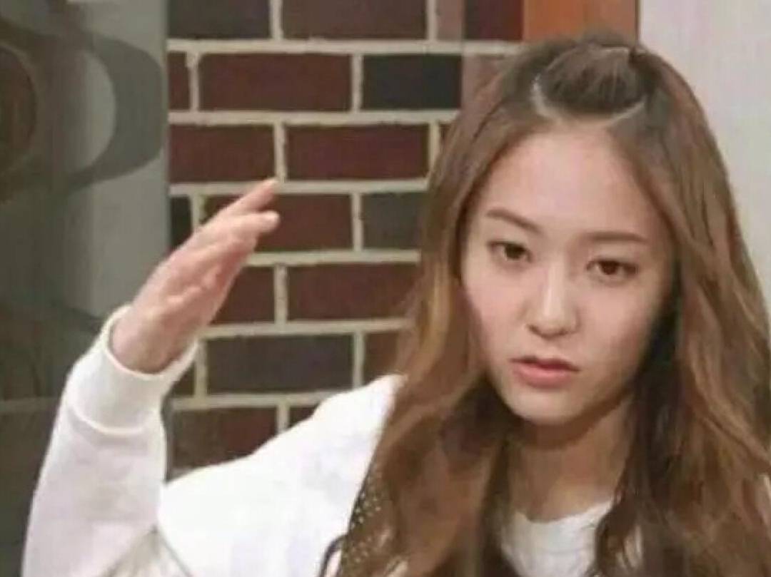 是你的小莉 5fb7ffc1a7b442318558623aeba10746.jpeg