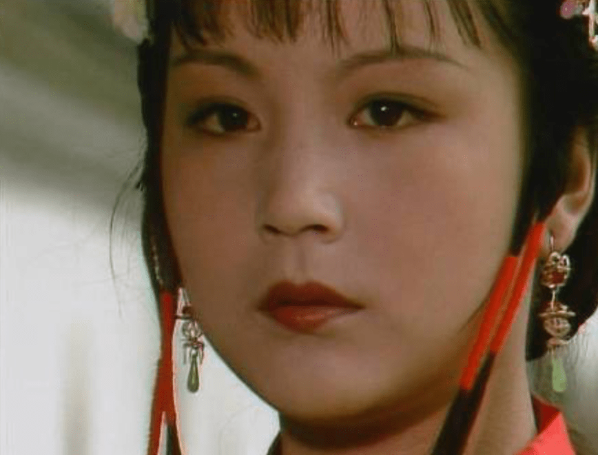 史湘云|史湘云特意嘱咐薛宝琴，毫无芥蒂的一句话，道出不敢说的真相