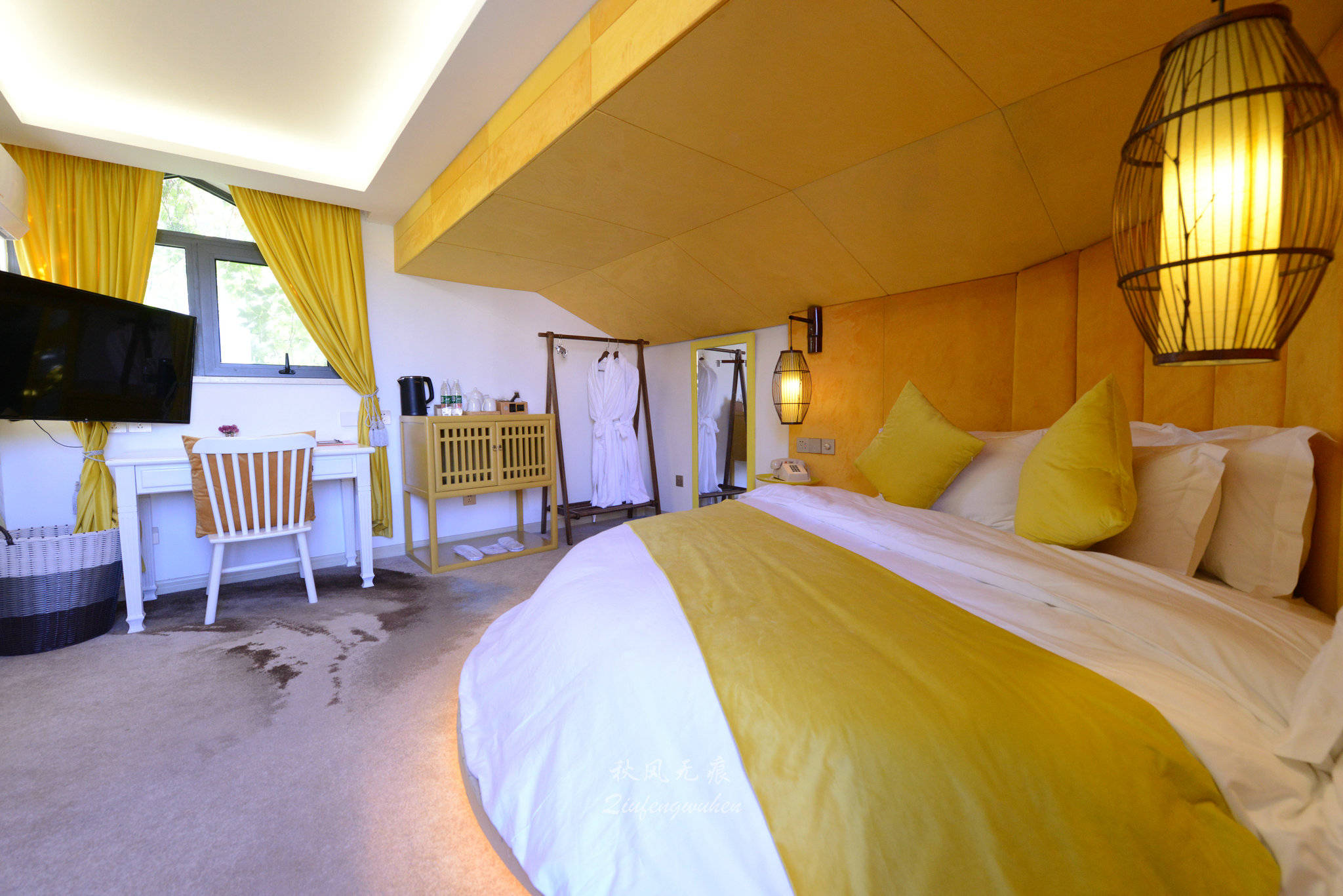 秋风(|秋风拂醉沙沙河边温柔乡