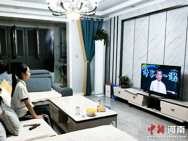 一线|许昌实验中学组织返校学生观看2020年《开学第一课》