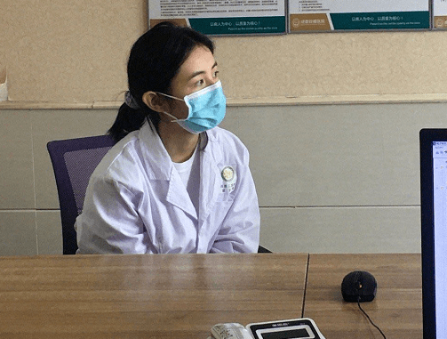 医生|明星饰演医生的造型,赵今麦不明显,看到张子枫:有那感觉了!