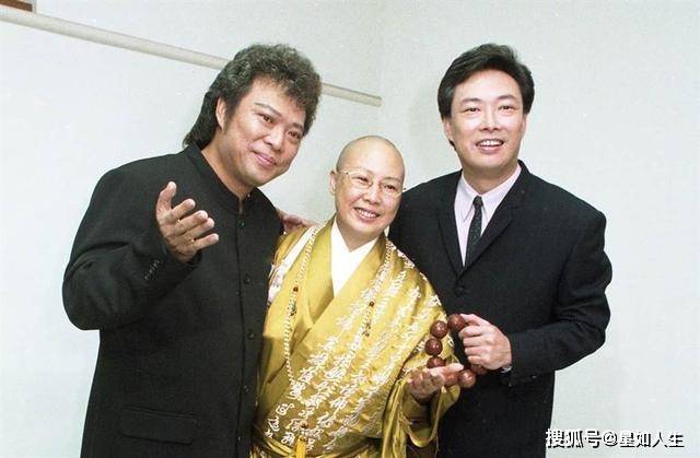 开撕？费玉清姐姐首公开跟弟弟经济来往，还嘲
