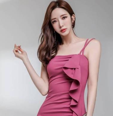 女人|出门穿上一袭精美的连衣裙，让你生活更轻松愉快