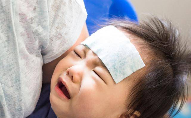 孩子|儿科医生告诉你五大原则孩子发烧别急着往急诊送