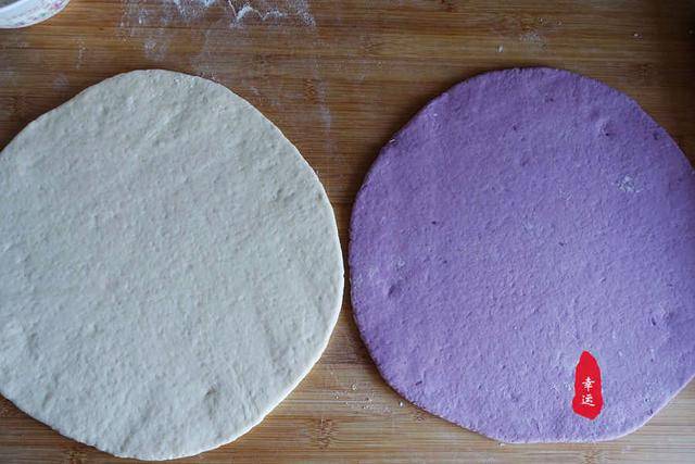 风车|蒸出来的花式馒头，像个风车又像是一朵花用一个紫薯