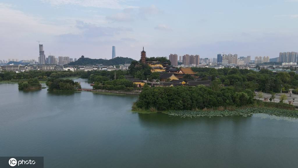 江苏镇江金山寺,被誉为"江南名胜之最"