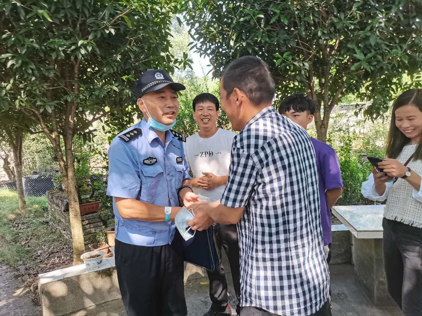 流浪人口人口普查_人口普查图片(2)
