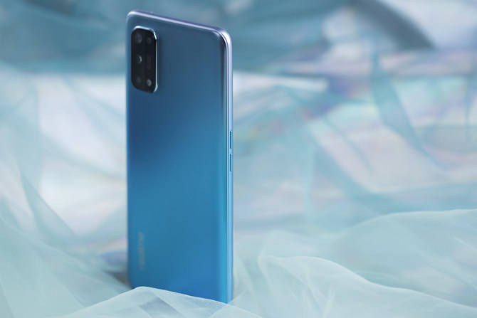视频|realme真我X7测评：最便宜的65W超级闪充手机