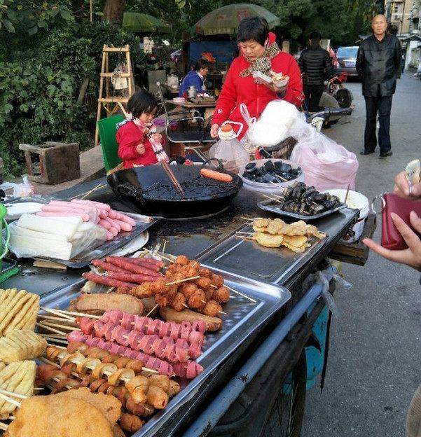 孩子|少给他买这几样食物，有一样吃多了不容易长个送孩子上下学路上